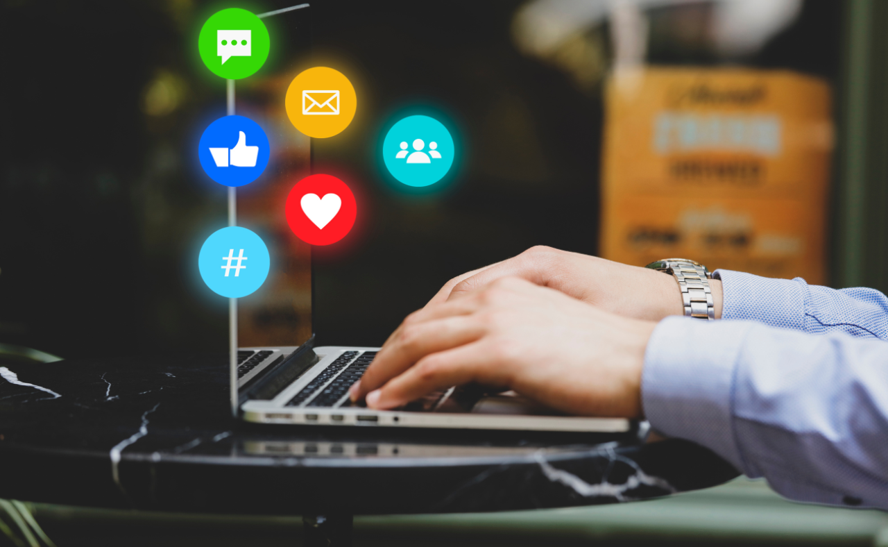 10 Social Media Hacks That Every Business Must Learn